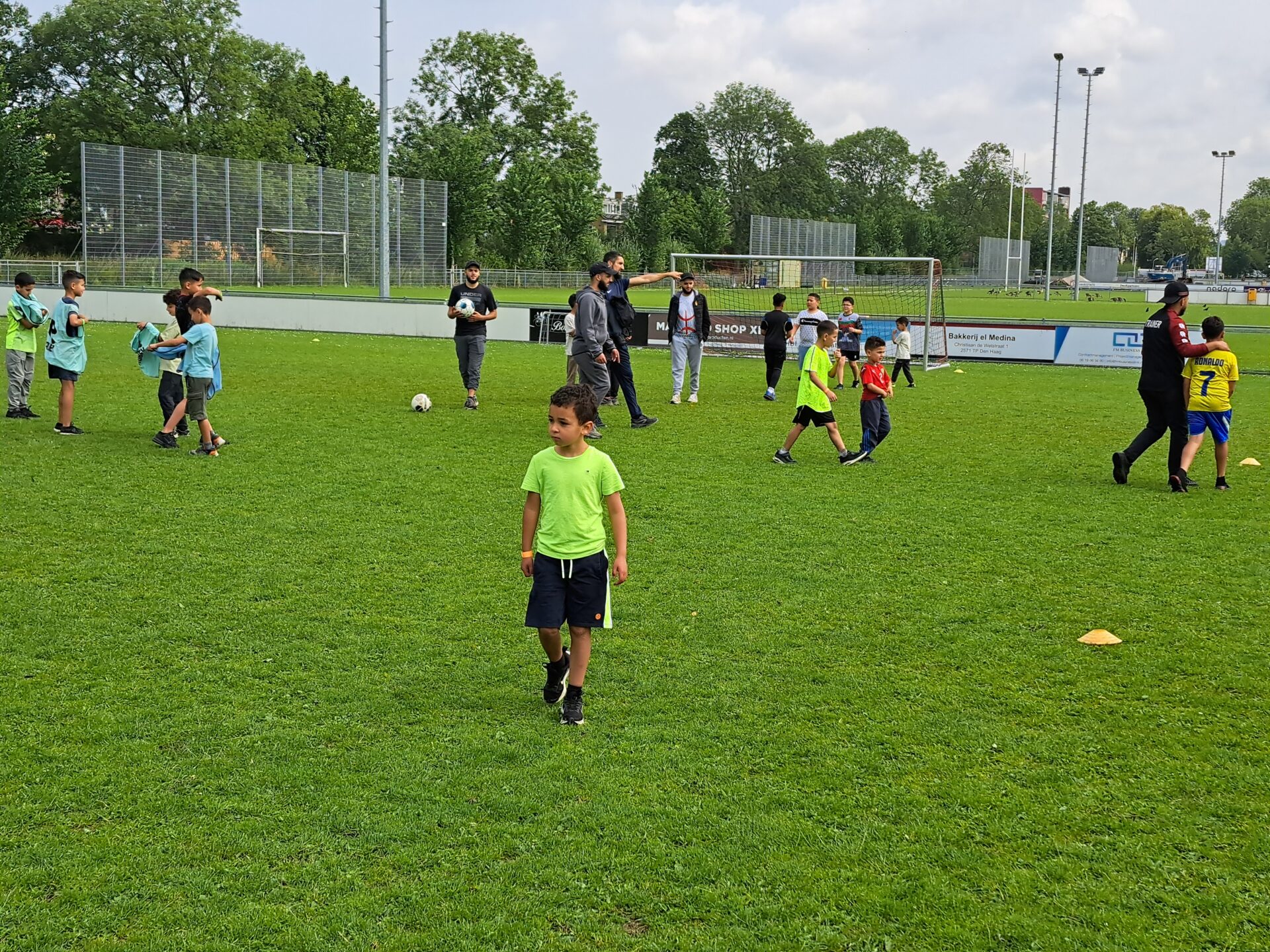 SV Zuidwest DH Sluit Seizoen en Tijdperk Af Met Geslaagd Eindfeest
