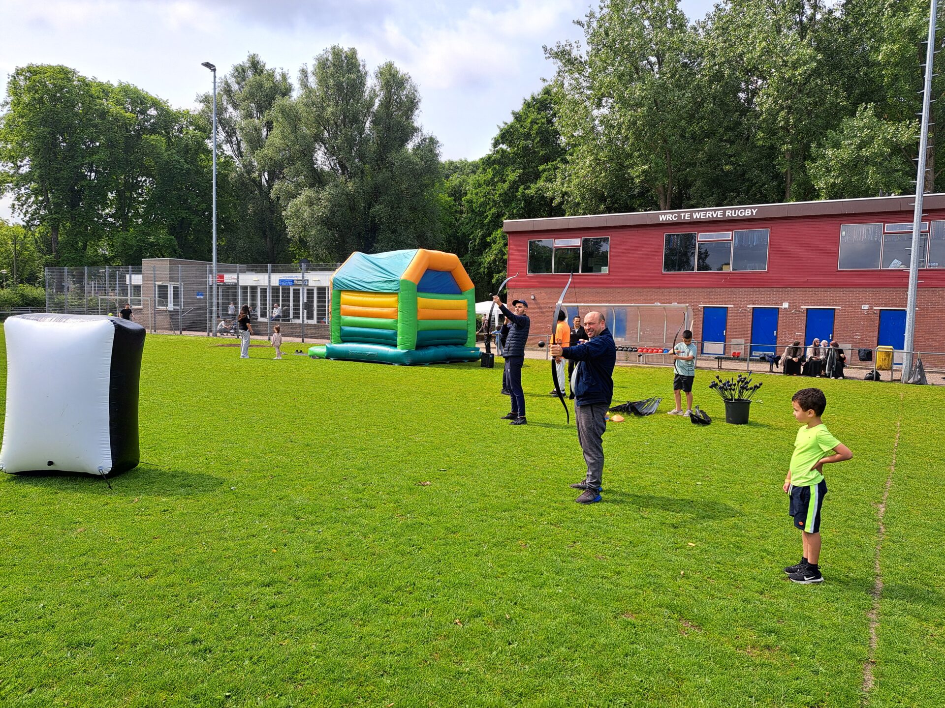 SV Zuidwest DH Sluit Seizoen en Tijdperk Af Met Geslaagd Eindfeest